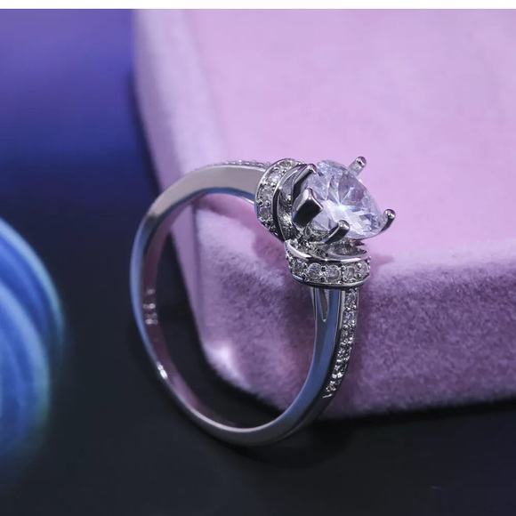 NEW 925 Heart Ring Size 8 - Picture 3 of 6